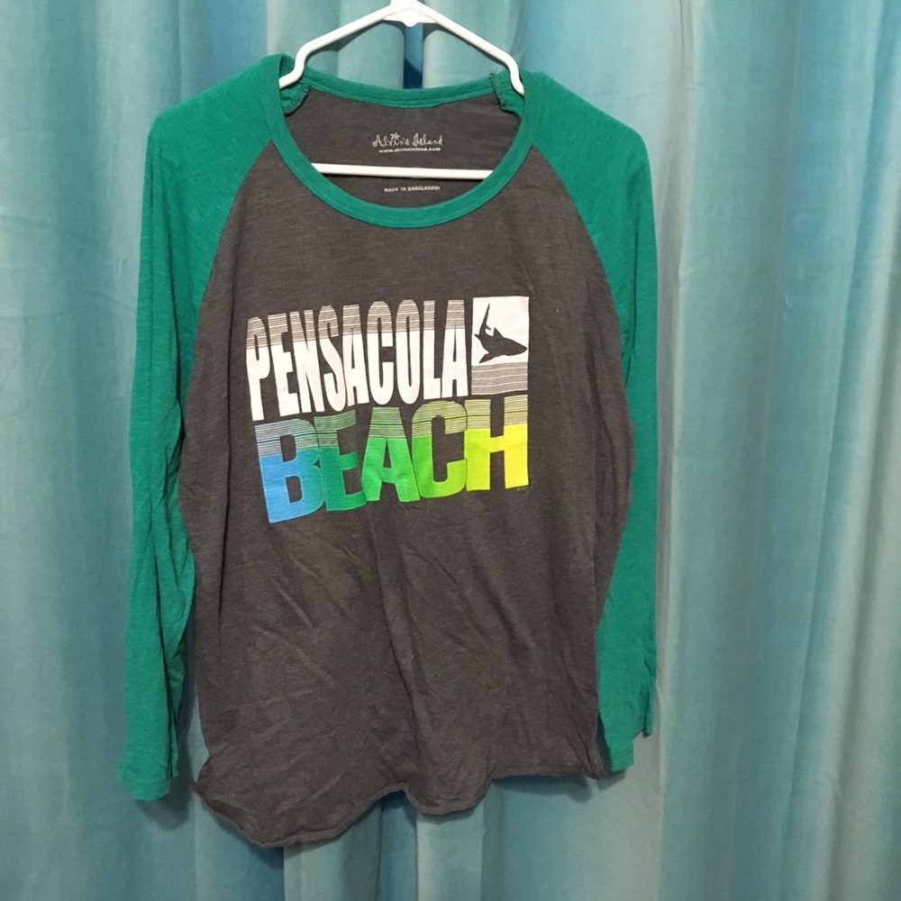 Vacay Tee! Retro style baseball tee design.